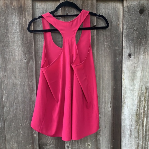 Fuchsia tank top - Picture 4 of 6